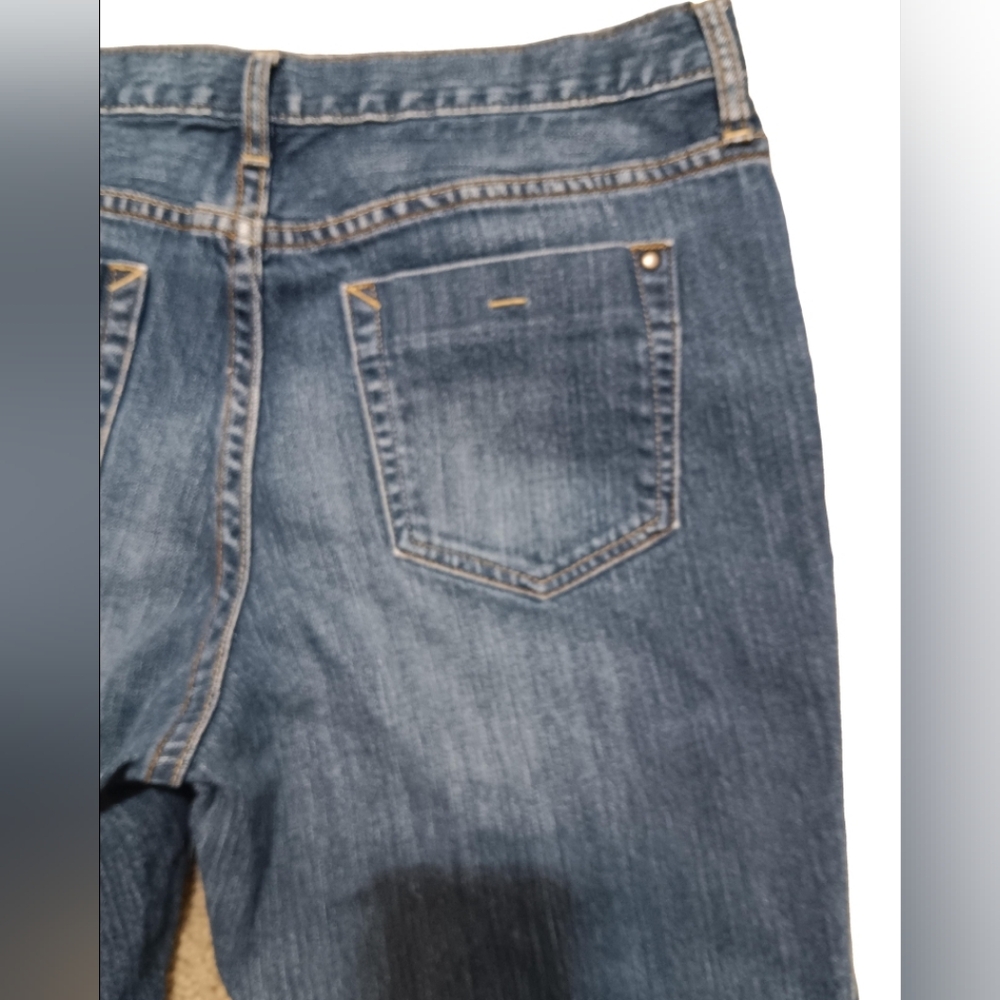 Eddie Bauer Relaxed Boyfriend Jeans Classic Style with Chic Embroidery - Picture 5 of 10